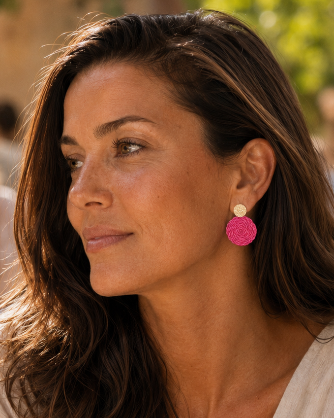 Guatapé Woven Iraca Palm Earrings in Pink