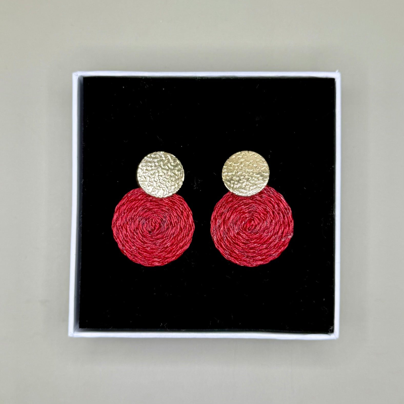 Guatapé Woven Iraca Palm Earrings in Red
