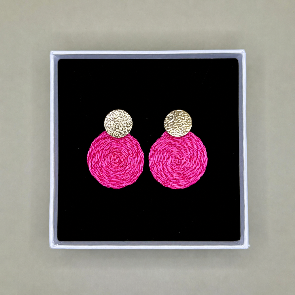 Guatapé Woven Iraca Palm Earrings in Pink