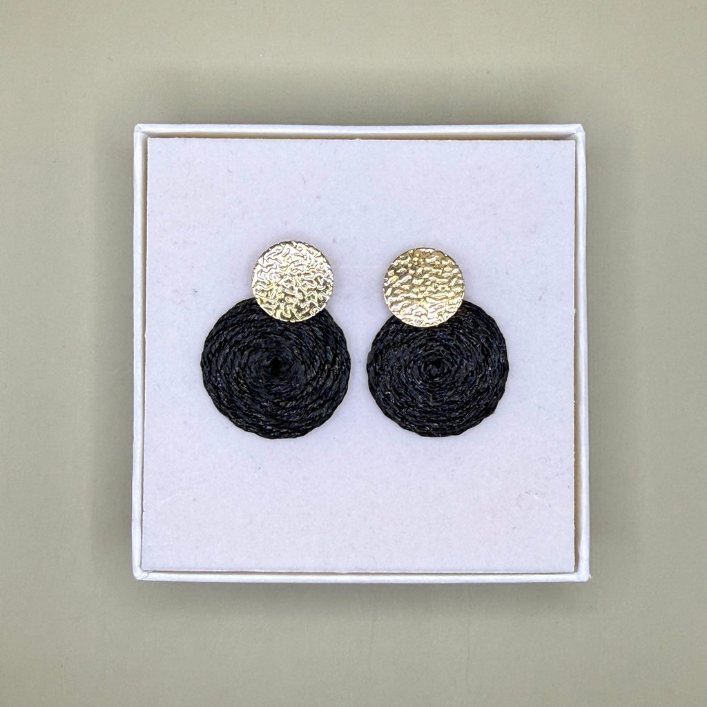 Guatapé Woven Iraca Palm Earrings in Black