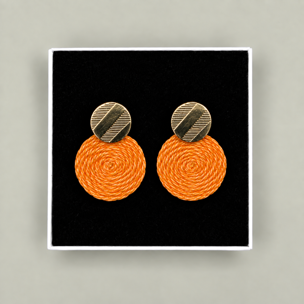 Boucles d'oreilles Guatapé tressées en palmier Iraca orange clair