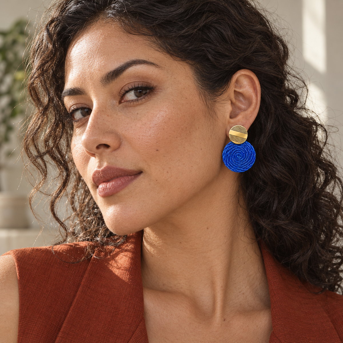 Guatapé Woven Iraca Palm Earrings in Blue