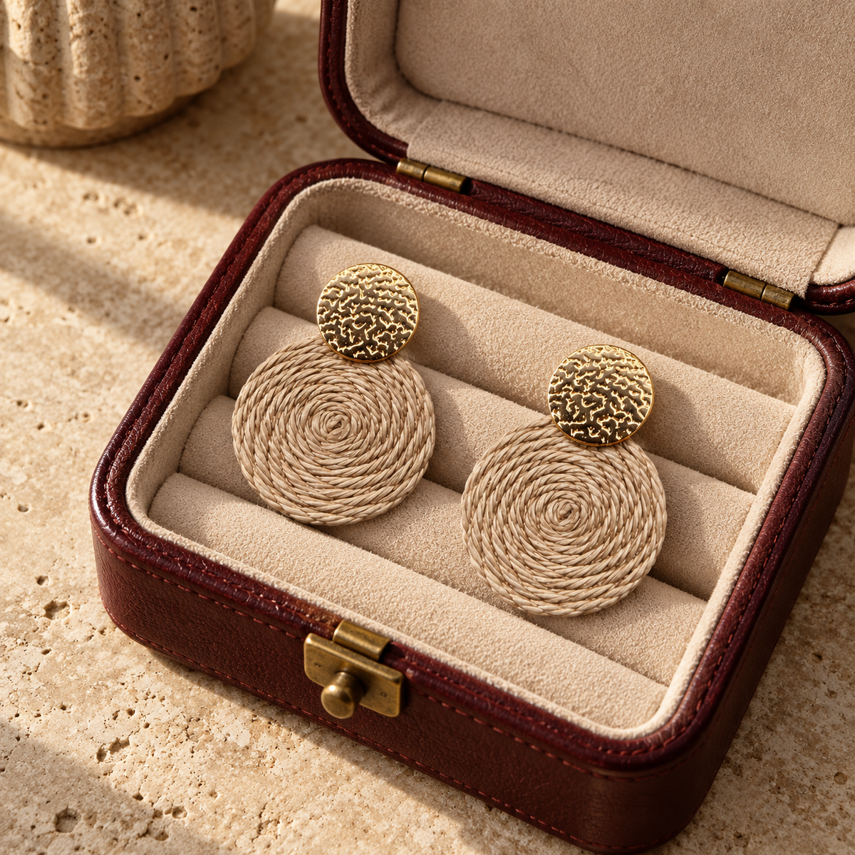 Guatapé Woven Iraca Palm Earrings in Dark Beige