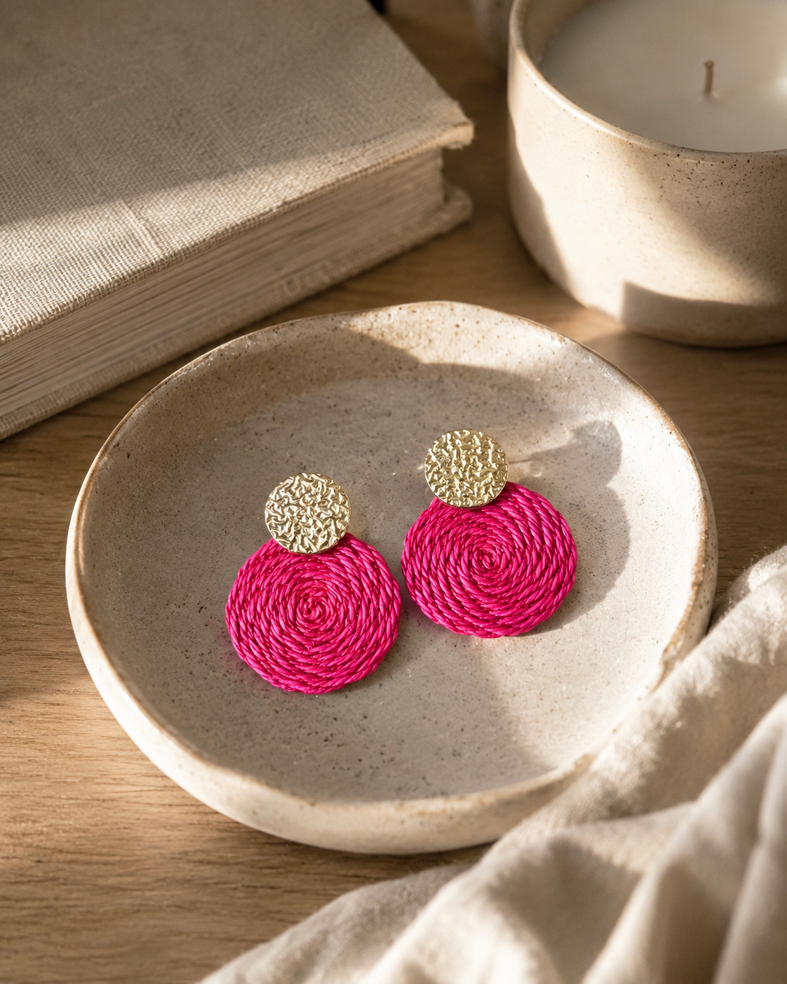 Guatapé Woven Iraca Palm Earrings in Pink