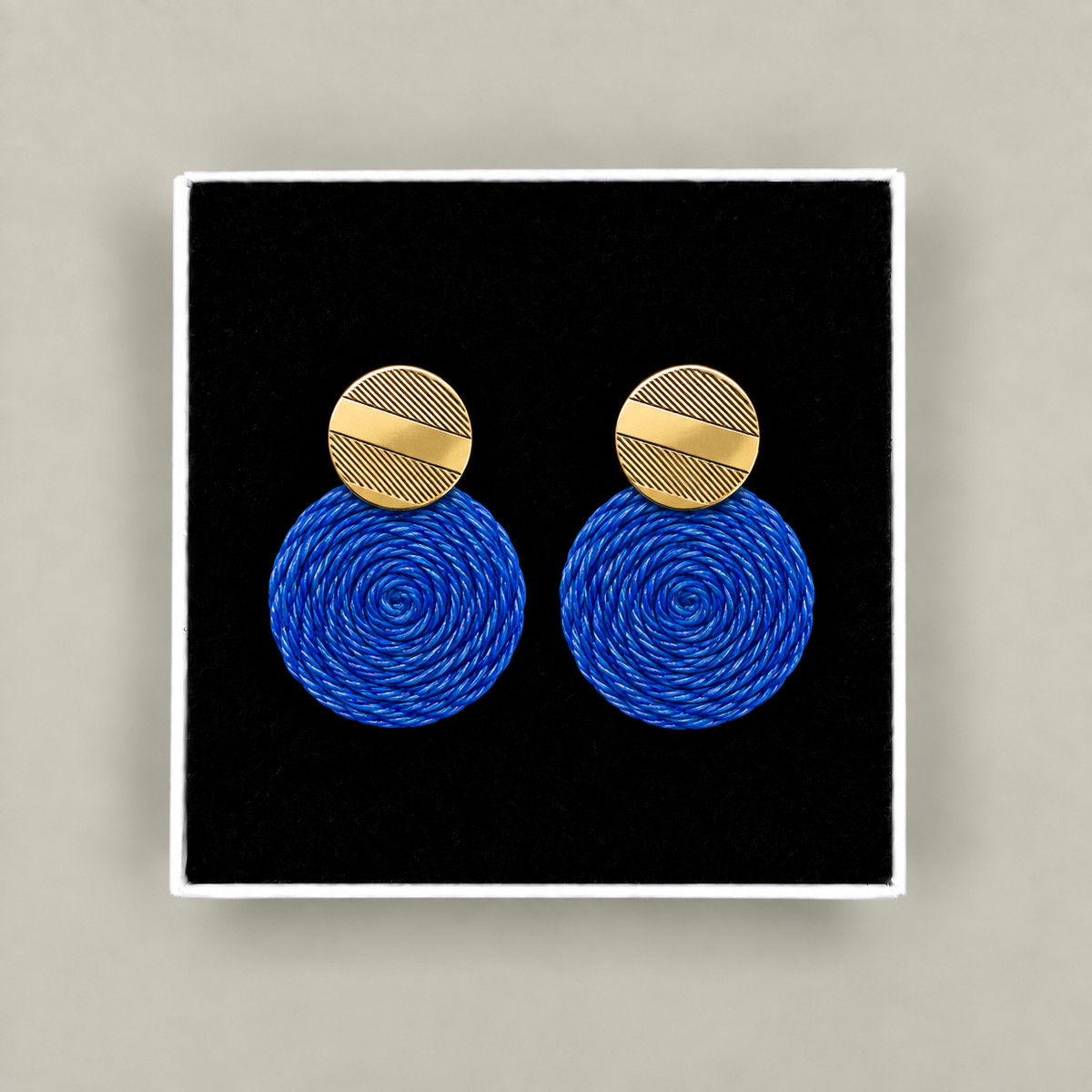 Guatapé Woven Iraca Palm Earrings in Blue