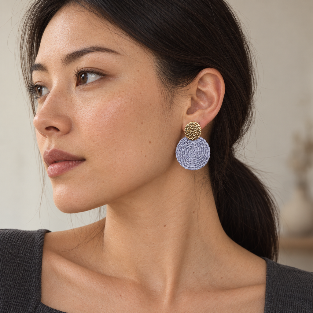 Guatapé Woven Iraca Palm Earrings in Grey