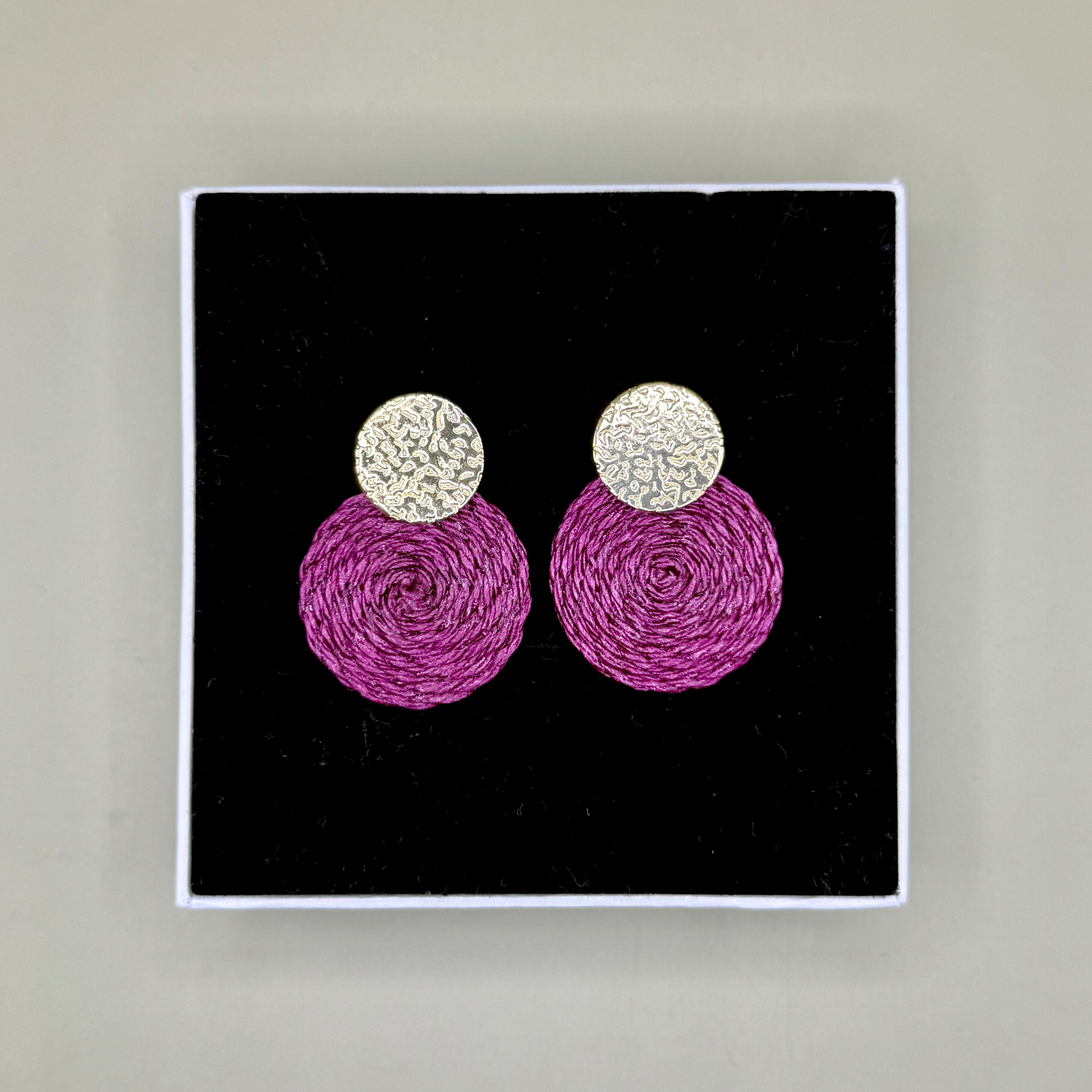 Guatapé Woven Iraca Palm Earrings in Plum