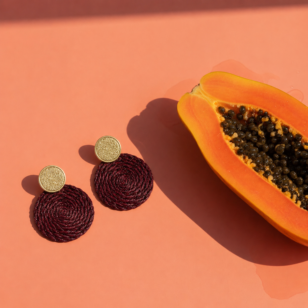 Guatapé Woven Iraca Palm Earrings in Burgundy