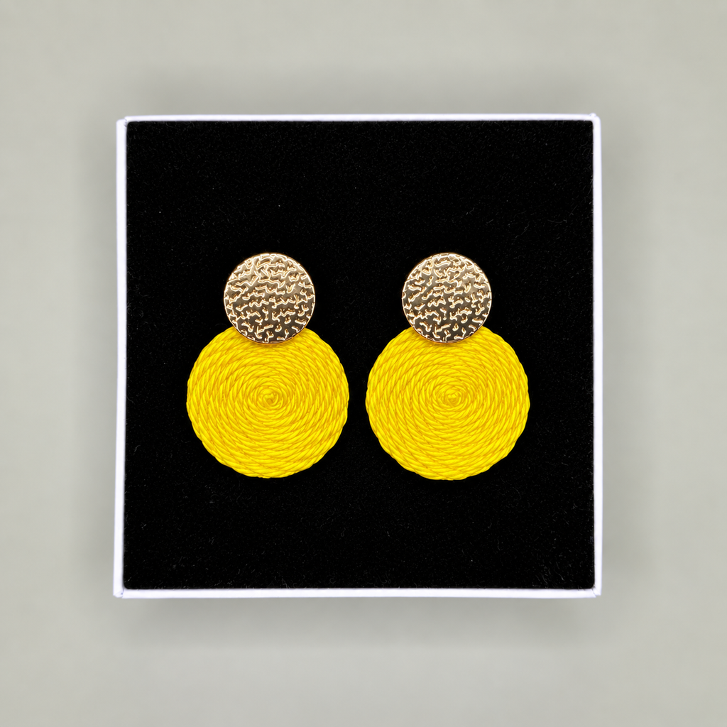 Guatapé Woven Iraca Palm Earrings in Light Yellow