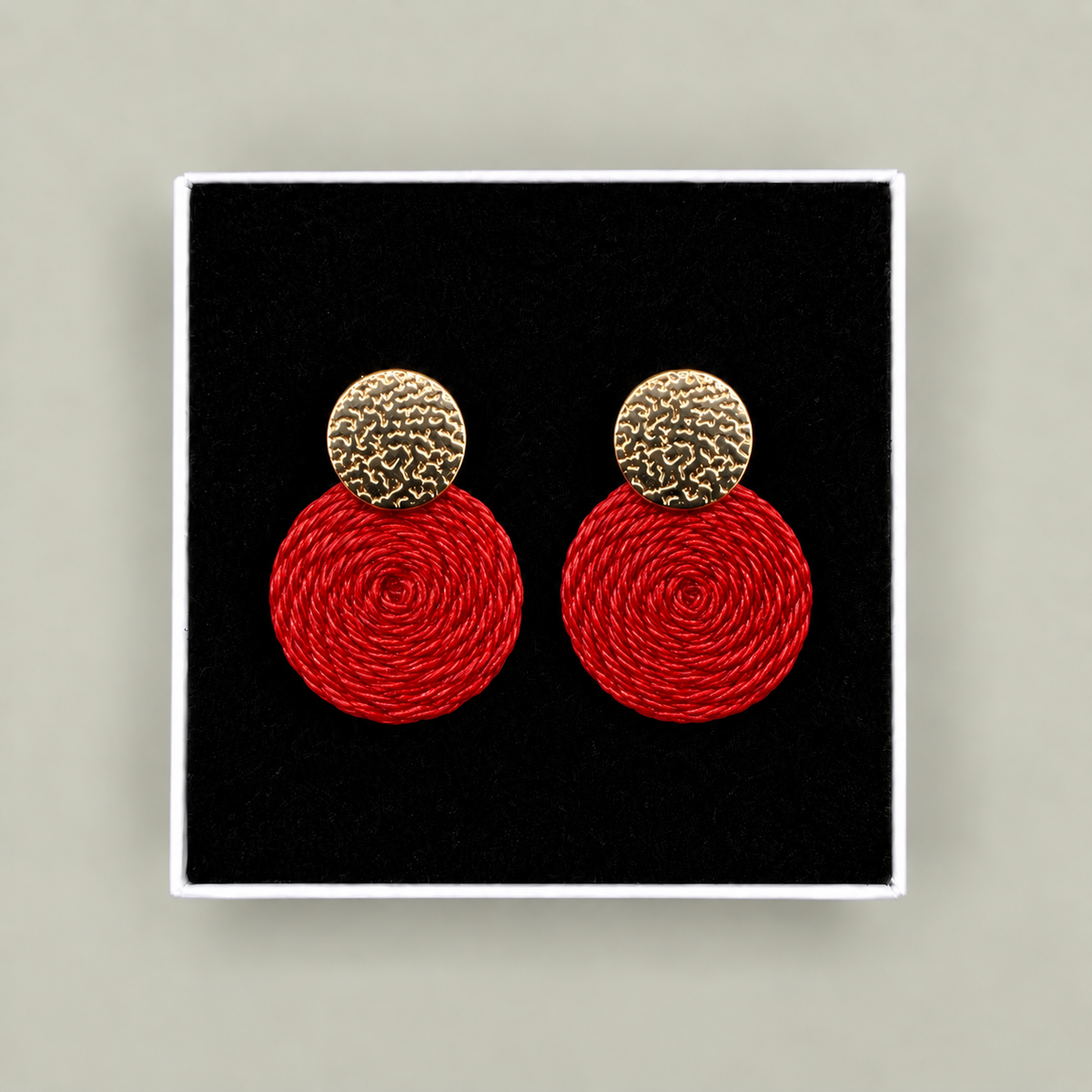 Guatapé Woven Iraca Palm Earrings in Red